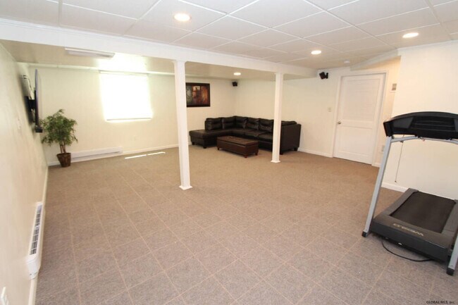 Building Photo - 106 Balsam Way