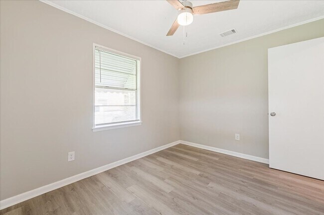 Building Photo - Recently Renovated 2-Bedroom Home – 1.5 Mi...