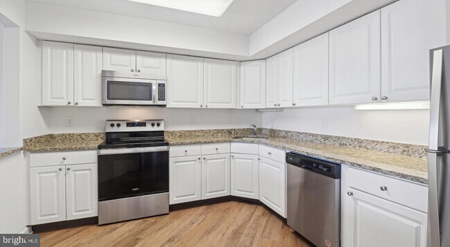 Building Photo - 450 N 18th St
