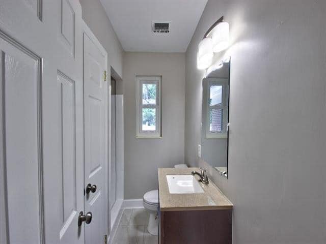 Building Photo - 2107 High Rd