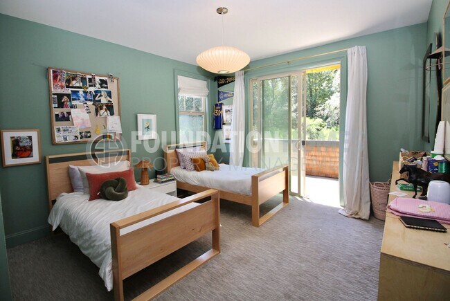Building Photo - Mill Valley Retreat with Views, Luxury Fin...