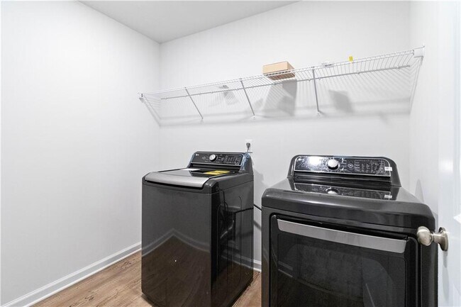 Building Photo - 5113 Sidney Sq Dr