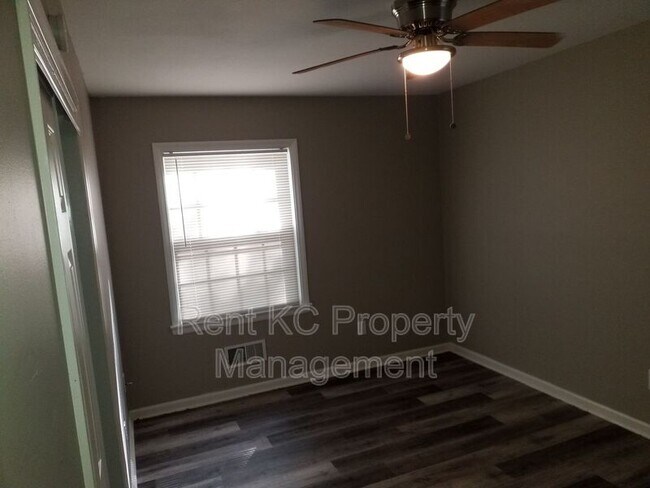 Building Photo - 4608 Ridgeway Ave