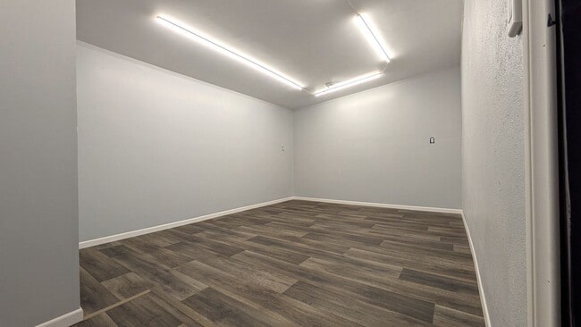 Building Photo - 14137 Halper Rd