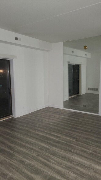 Building Photo - 1460 Fairlane Dr