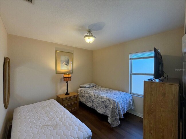 Building Photo - 4766 Theodore Ave