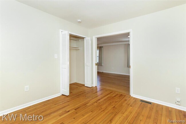 Building Photo - 2116 Garfield St