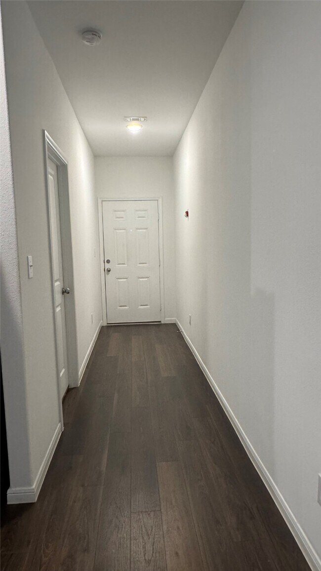 Building Photo - 251 Pine cavern dr