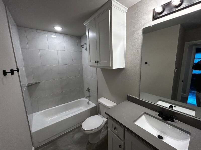 Building Photo - 10028 W Hwy 199