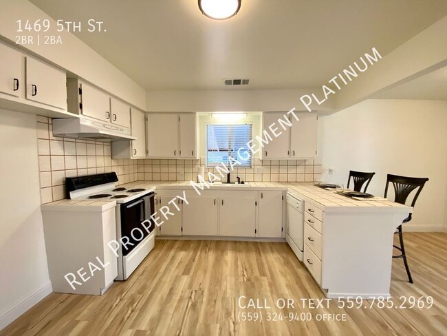 Building Photo - $1,895 Bullard & Sunnyside, Charming 2 Bed...