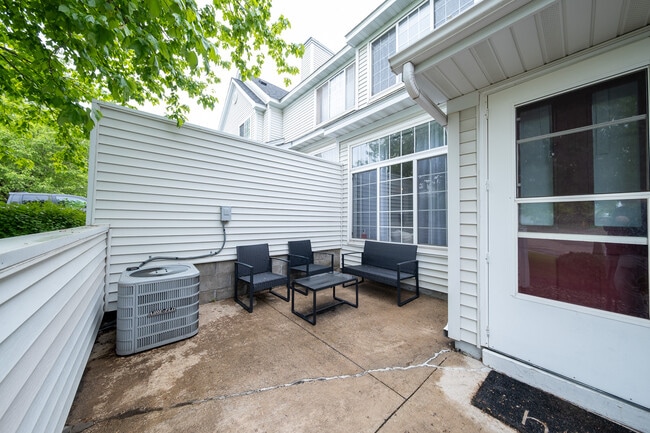 Building Photo - 4275 Merrimac Lane North