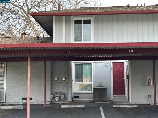 Building Photo - 89 Villa Cir