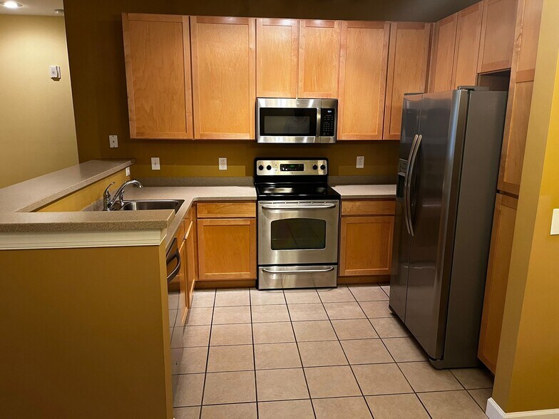 Primary Photo - 2813 Bloomfield Ln