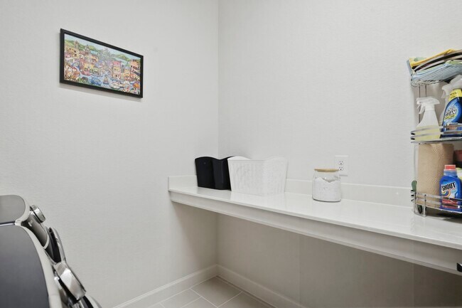 Building Photo - 1042 Windy Creek Path