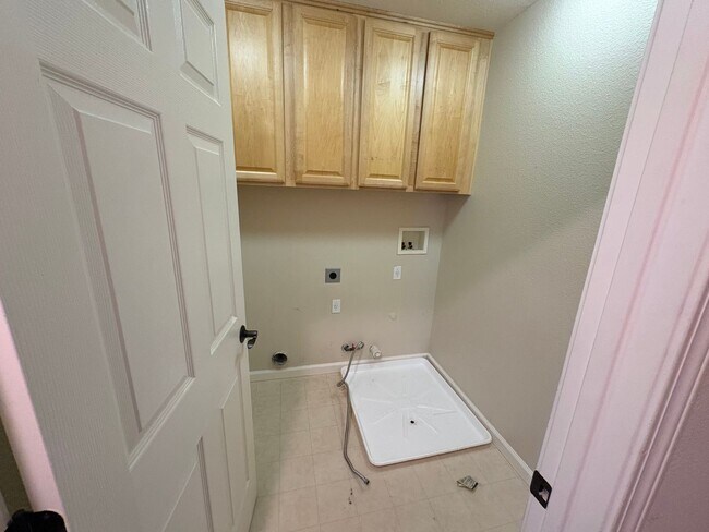 Building Photo - 5411 Asterwood Dr