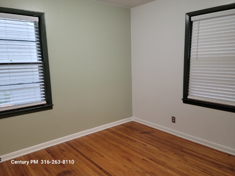 Building Photo - 5941 E Bellaire Ave