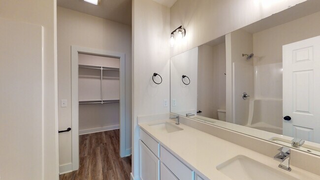 Building Photo - 15656 E 21st Ct N