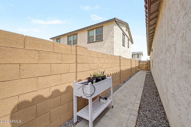 Building Photo - 42385 W Rojo Ct