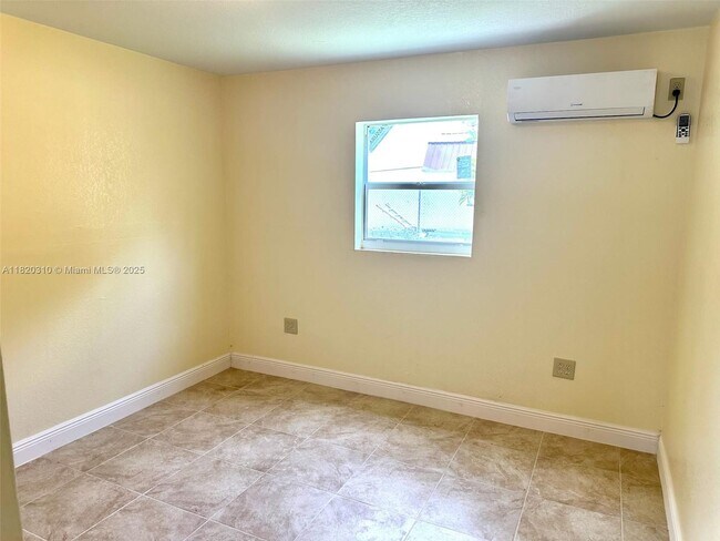 Building Photo - 17625 SW 160th Ave