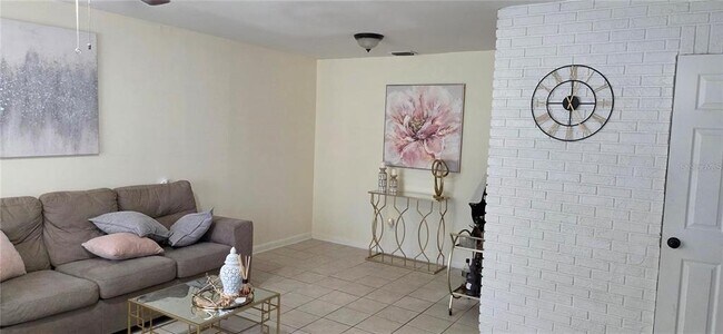 Building Photo - 6717 Mornay Cir