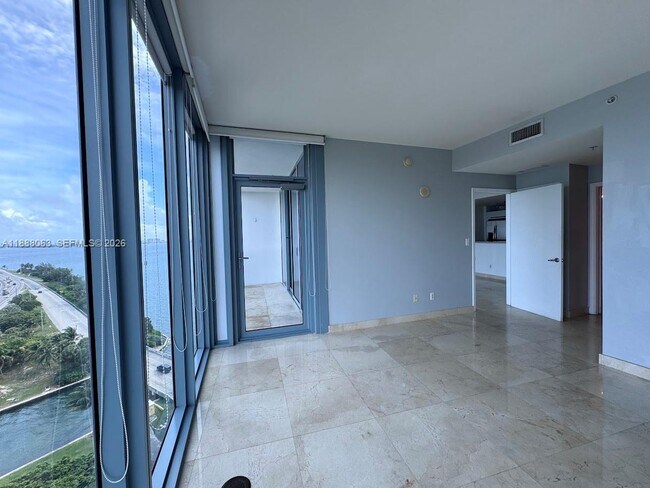 Building Photo - 601 NE 36th St