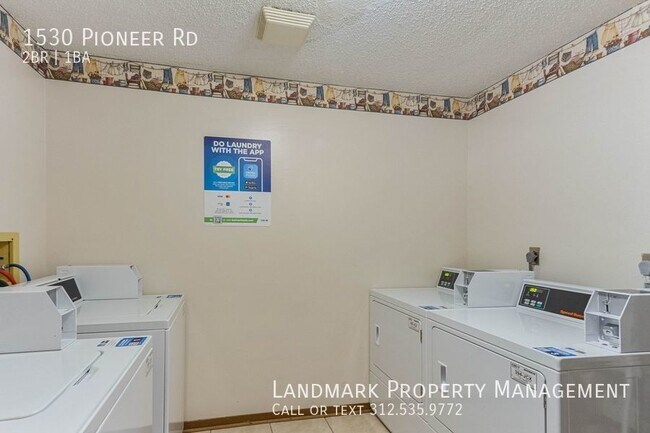 Building Photo - 1530 Pioneer Rd Unit 4, Crest Hill