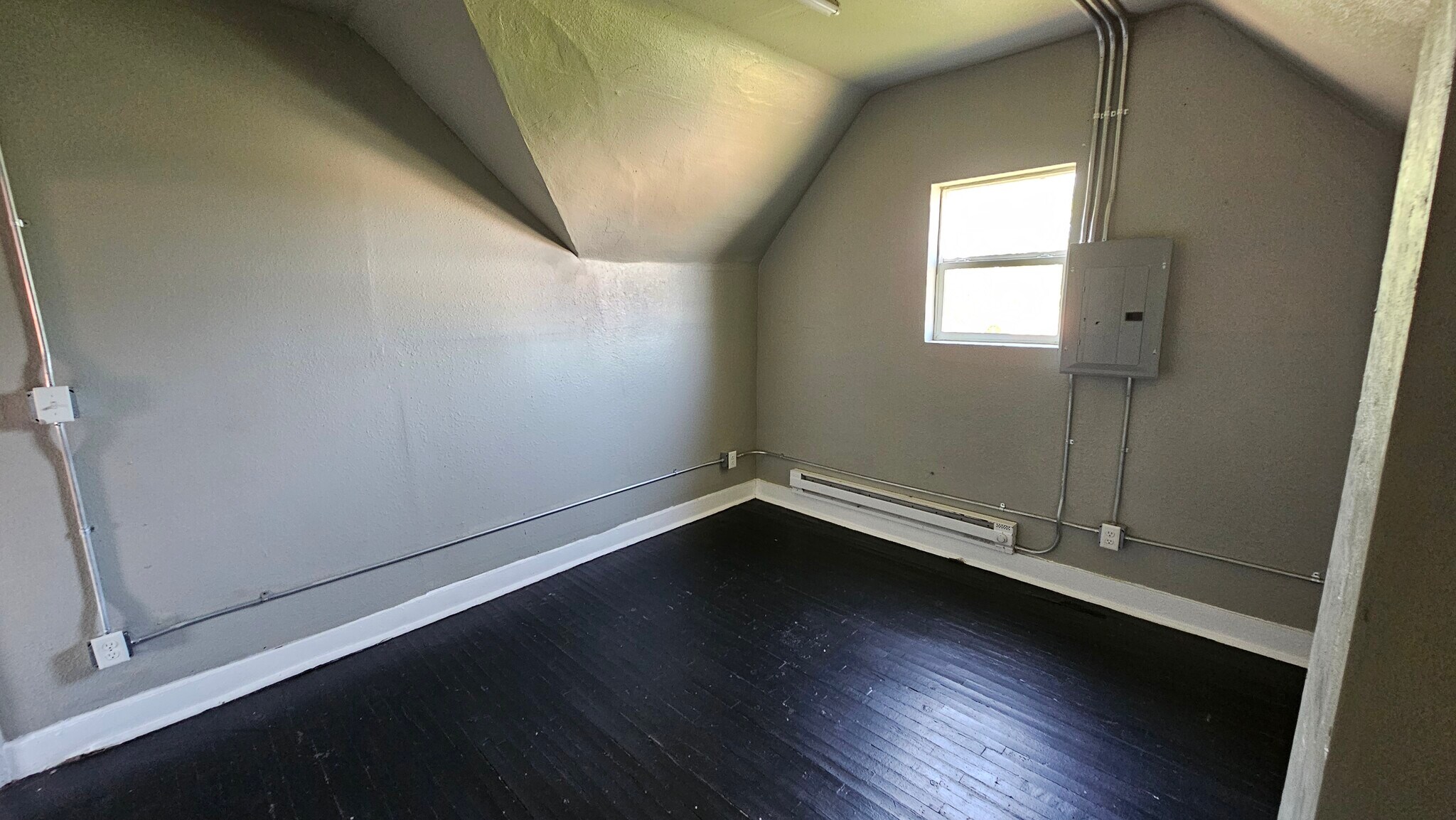 Building Photo - 1314 E Evans Ave