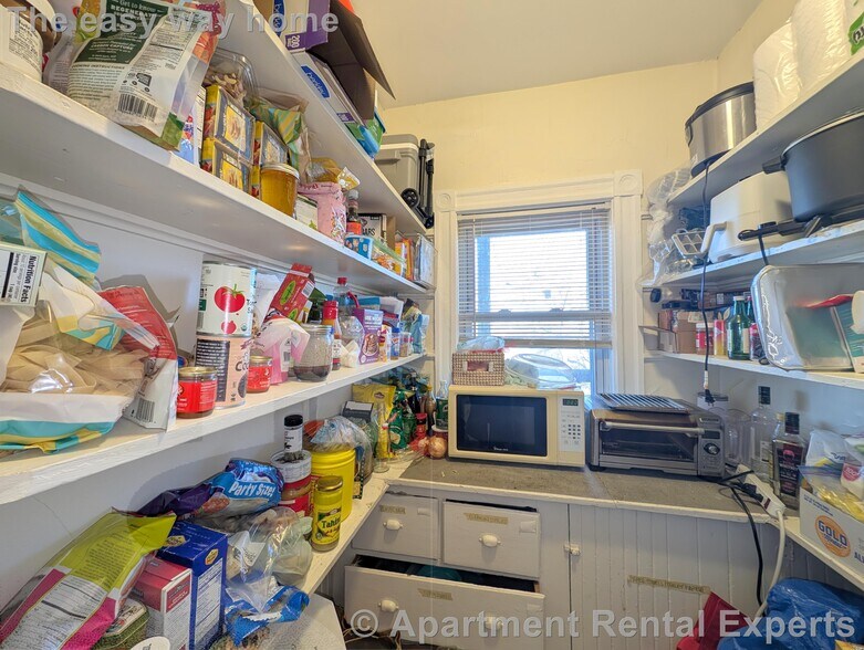 Building Photo - 300 Boston Ave