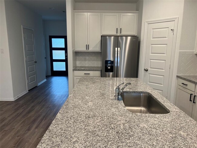 Building Photo - 5962 First Blush Dr