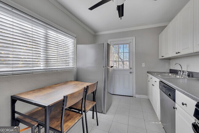 Building Photo - 1040 Herndon St NW