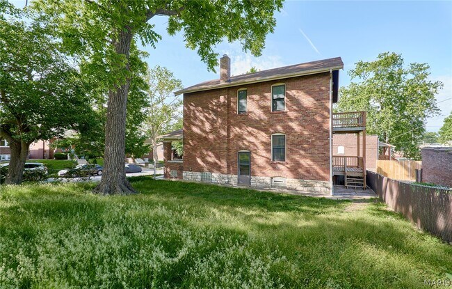 Building Photo - 5021 Ray Ave