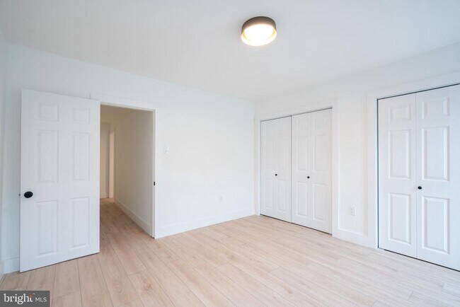 Building Photo - 170 Markle St