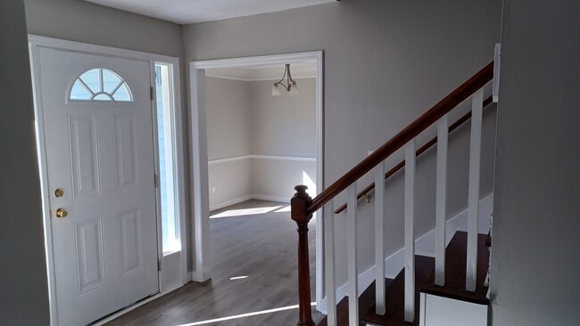 Building Photo - 521 Fairfield Way