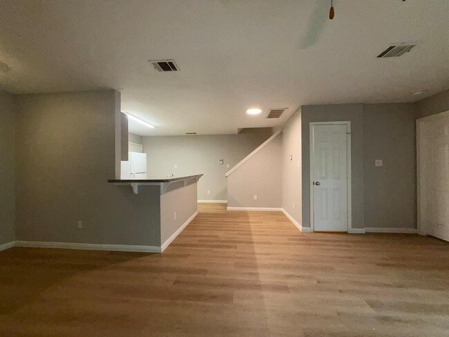 Building Photo - 2906 Kestrel Dr
