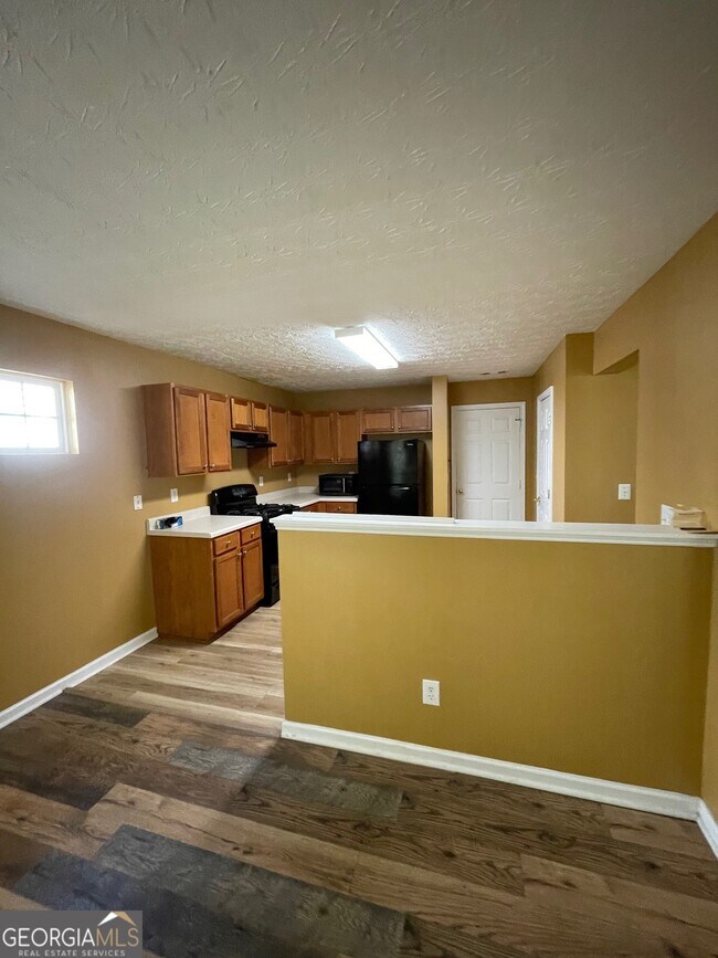 Building Photo - 363 Arrowhead Dr