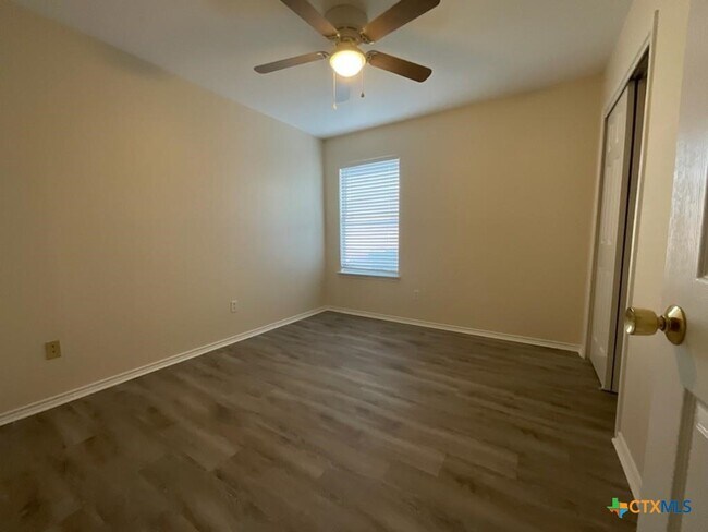 Building Photo - 169 Spring Branch Loop