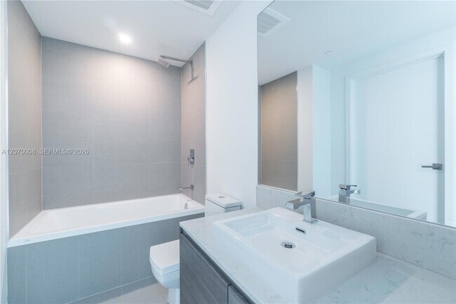 Building Photo - 1080 Brickell Ave