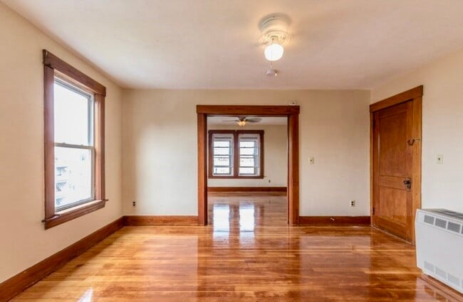 Building Photo - 55 Nichols St