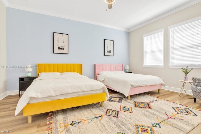Building Photo - 3 br, 2.5 bath House - 1380 NE 24th St # 1380
