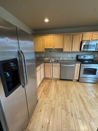 Building Photo - M600