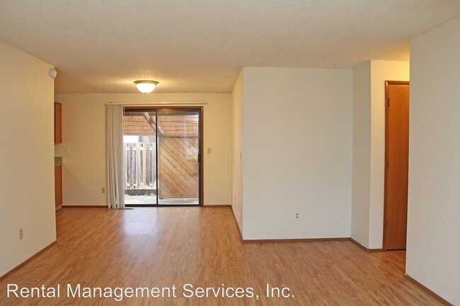 Building Photo - 819-821 SW 29th Way