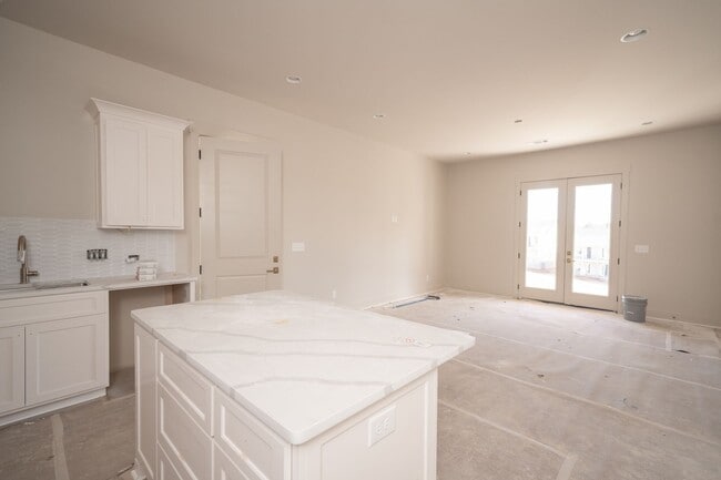 Building Photo - 3BR/3BA For Rent