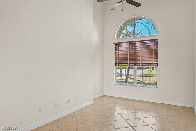 Building Photo - 2822 SW 49th Terrace