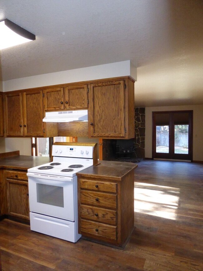 Building Photo - 61591 SE Orion Dr