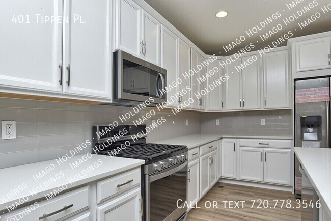 Building Photo - 401 Tippen Pl