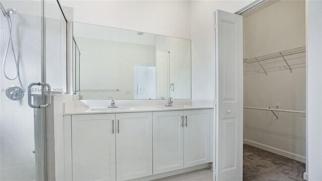 Building Photo - 2676 SE 12th St