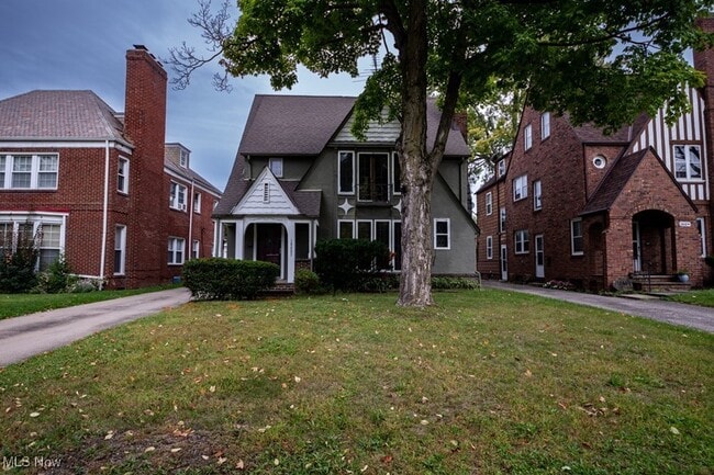 Building Photo - 18405 Newell Rd