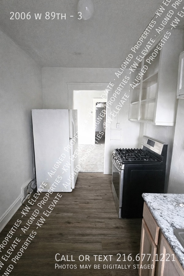 Building Photo - 2006 w 89th-3