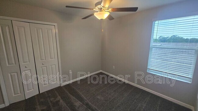Building Photo - 10335 Blue Plume Ct