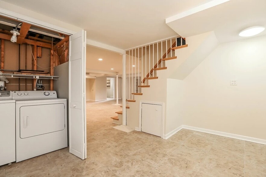 Building Photo - 226 S Prospect Ave